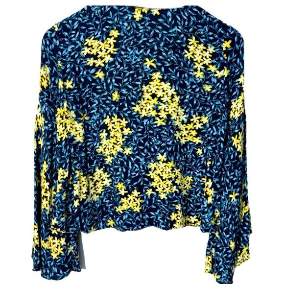 Zara Smocked Crop Swing Bell Sleeve Lace Up Blouse Women’s XS Blue yellow Floral - Picture 3 of 10